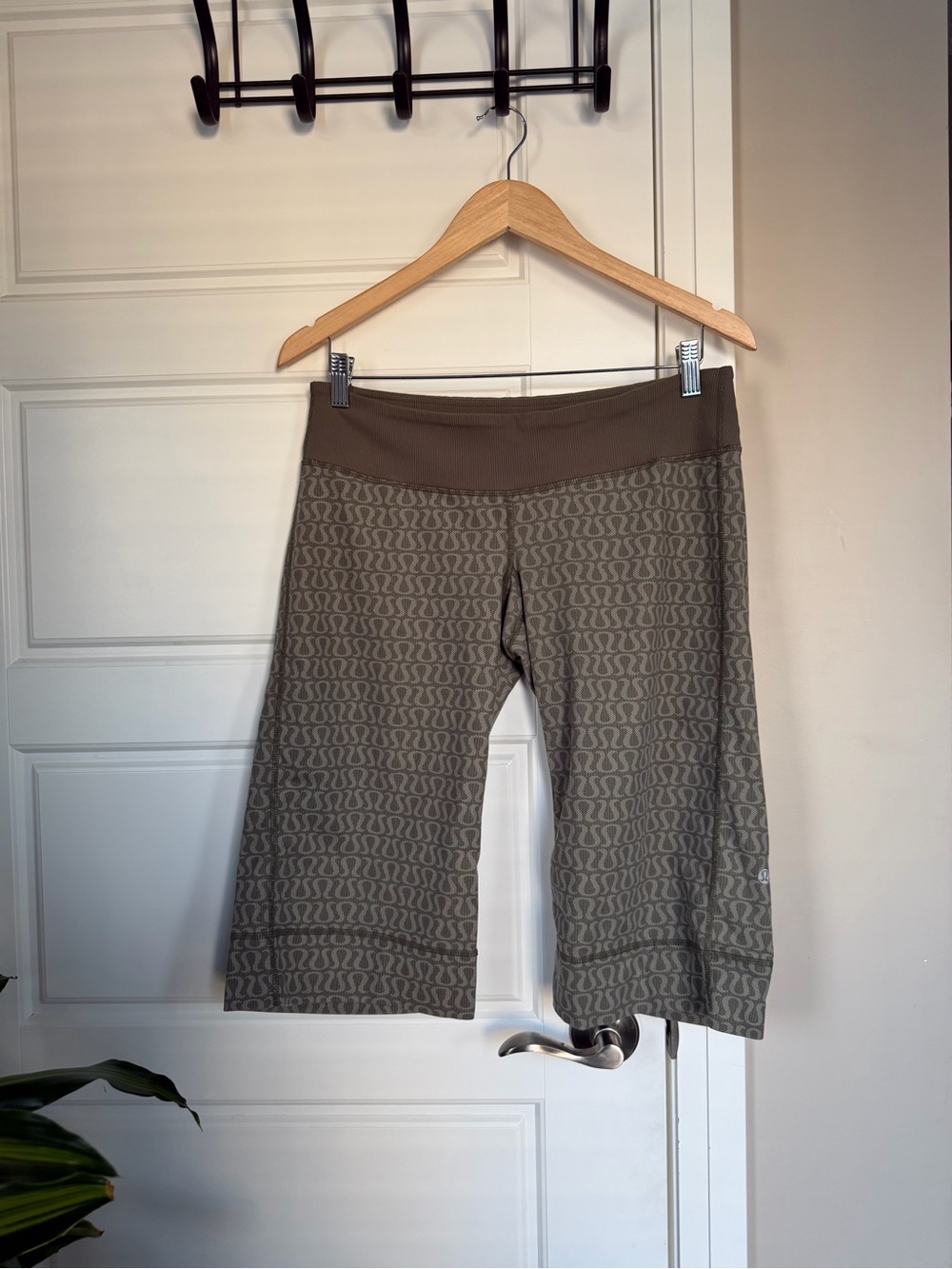 lululemon athletica Olive Taupe Patterned Bike Shorts